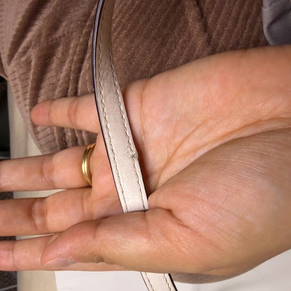 Coach Signature Tan Beige Crossbody Bag with golden hardware - Picture 9 of 14